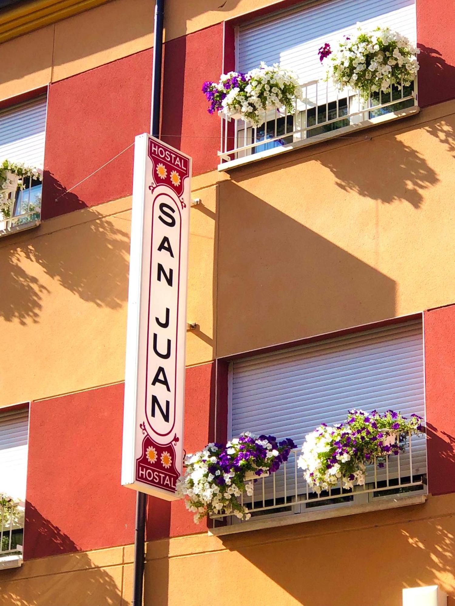 Hostal San Juan Sahagun Luaran gambar